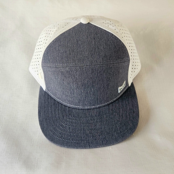 Melin Trenches Icon Hydro Snapback Golf Hat Heather Light Blue white 58 cm Men's - Picture 1 of 7